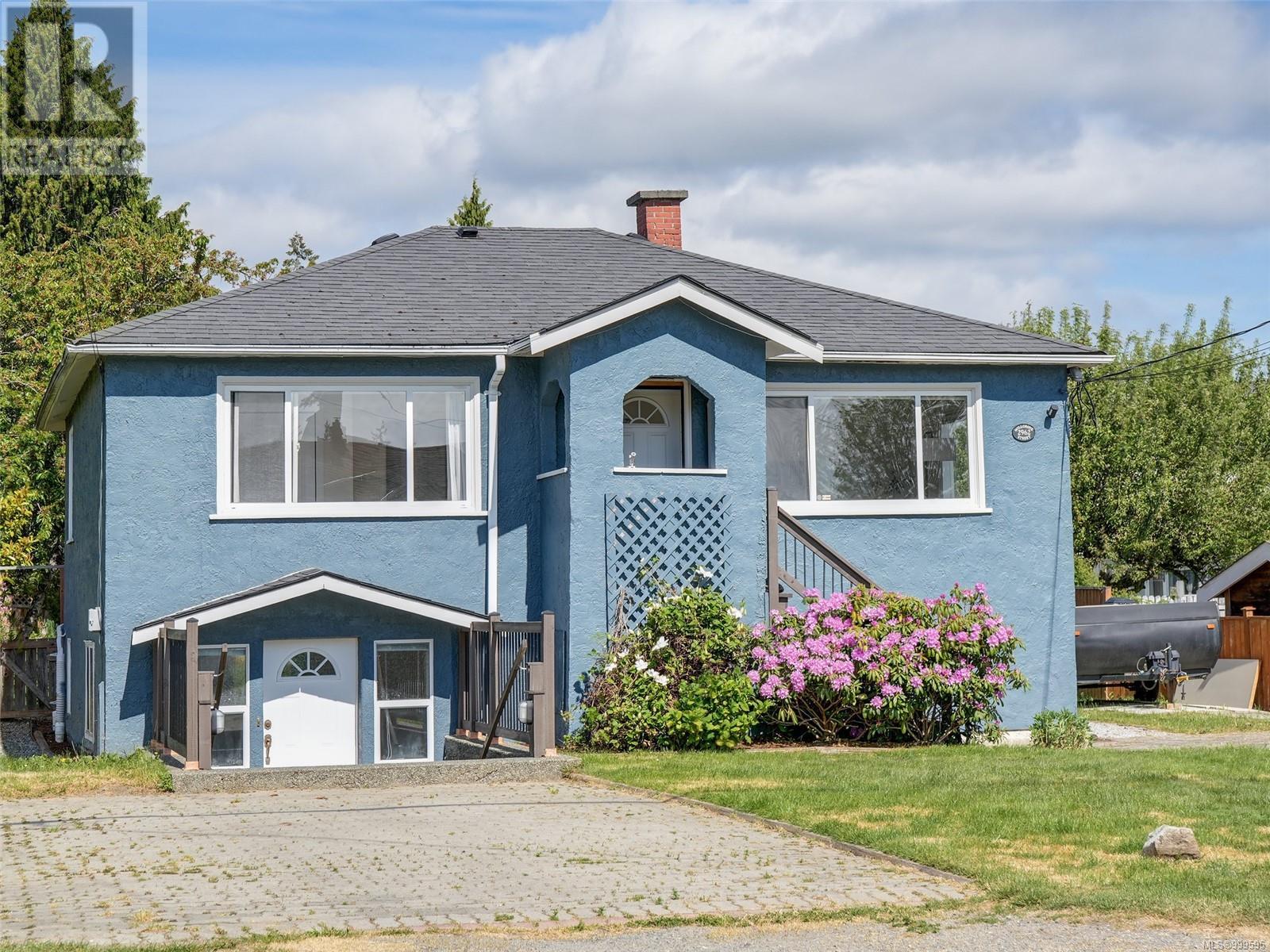 2962 Millgrove St, Saanich, British Columbia  V9A 1X3 - Photo 2 - 999595