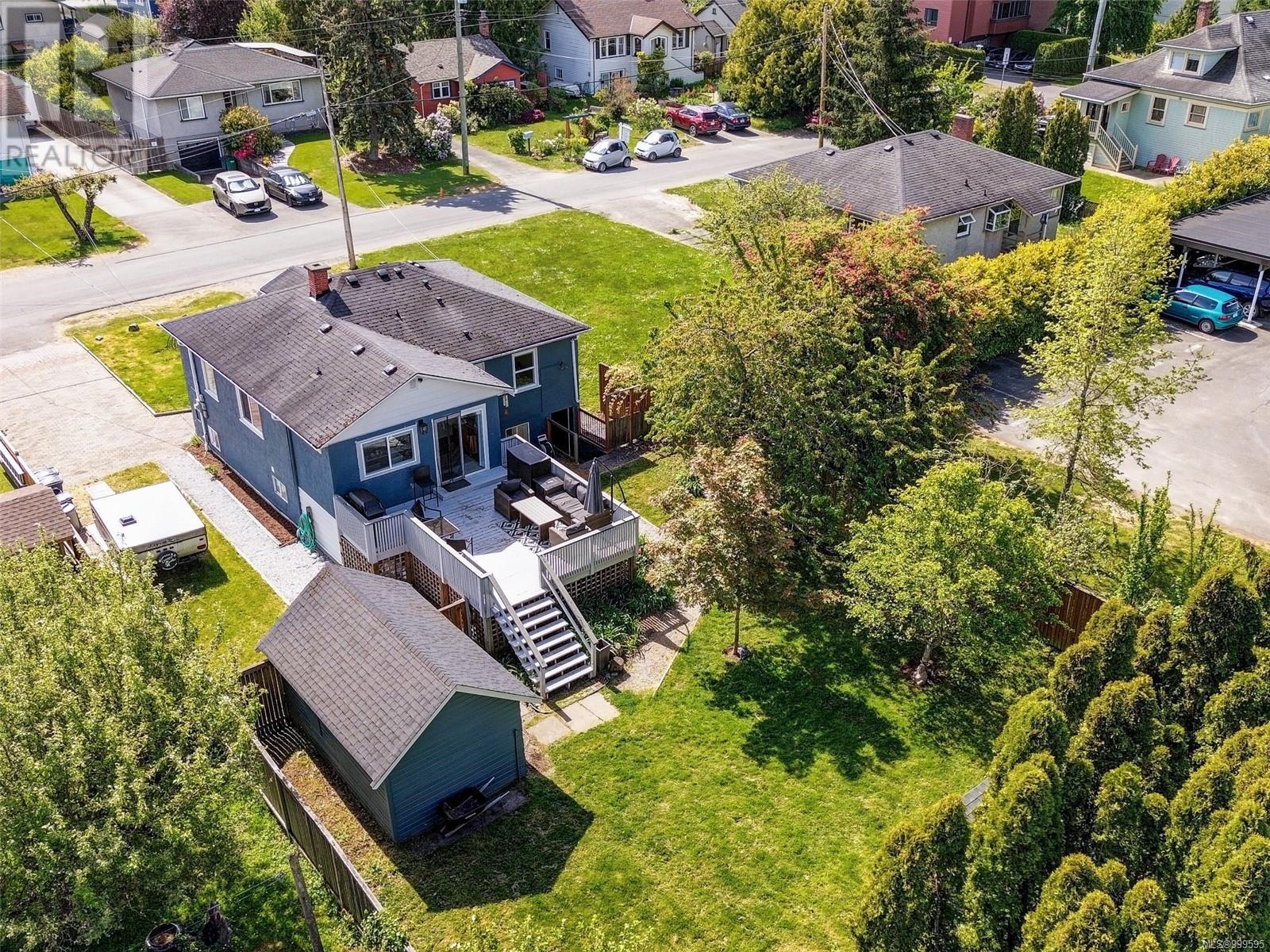 2962 Millgrove St, Saanich, British Columbia  V9A 1X3 - Photo 28 - 999595