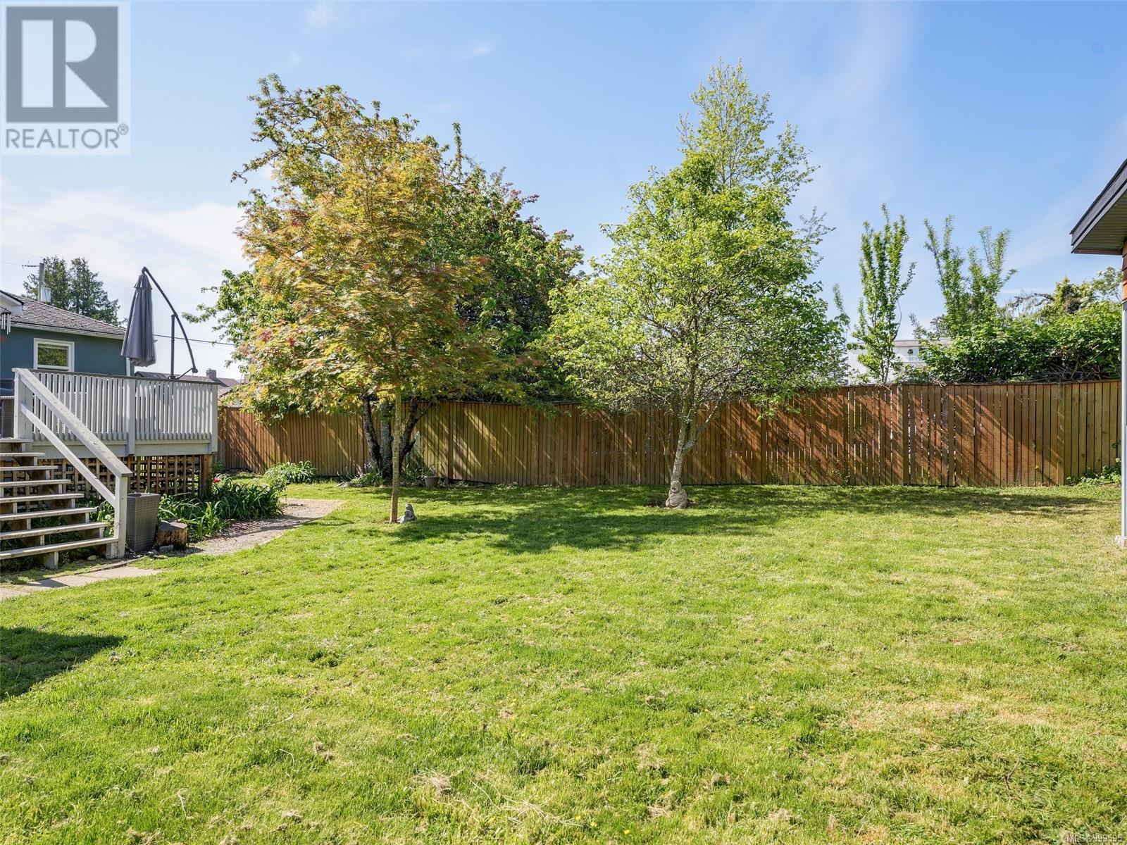 2962 Millgrove St, Saanich, British Columbia  V9A 1X3 - Photo 24 - 999595