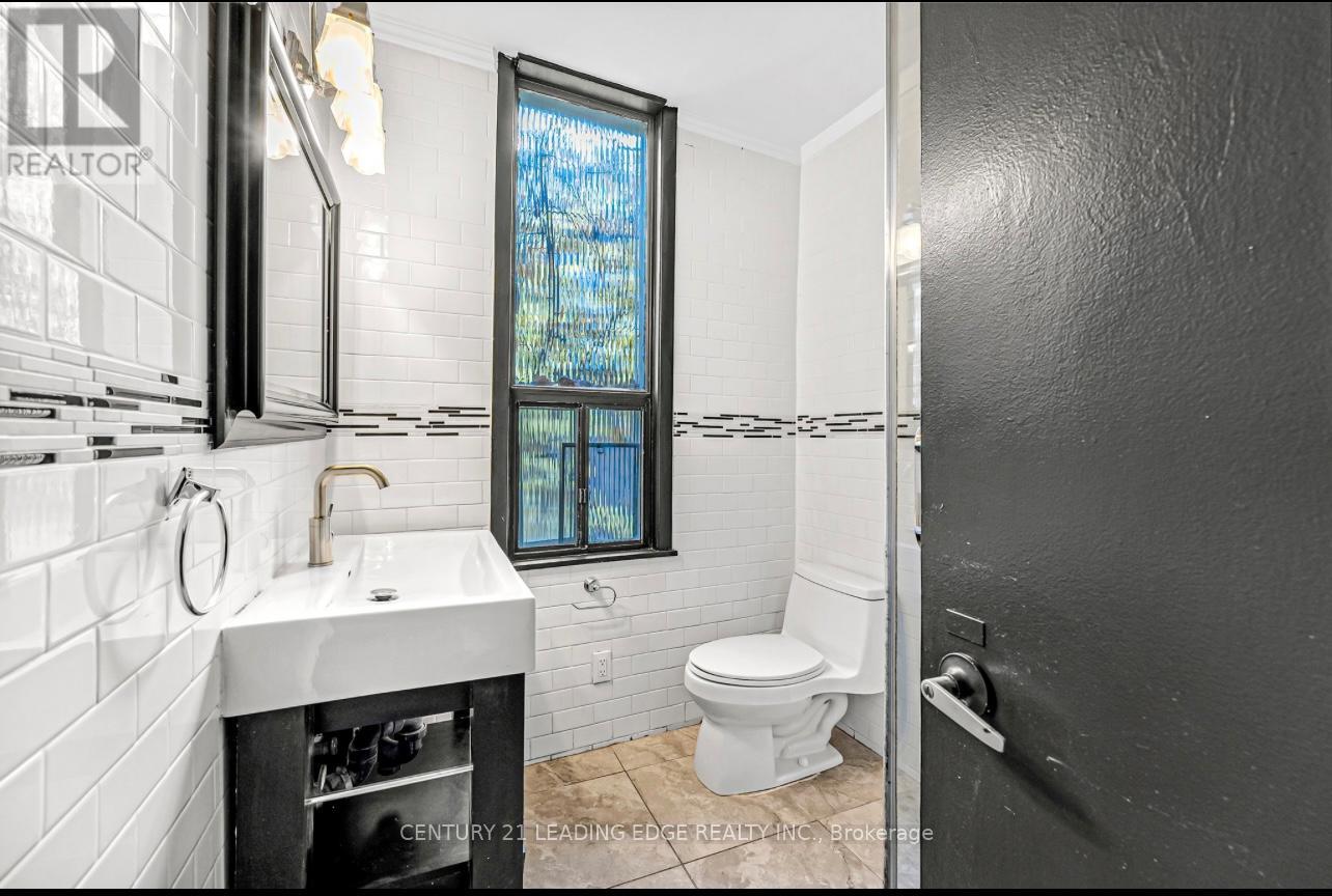 2 Monteith Street, Toronto, Ontario  M4Y 1K7 - Photo 22 - C12164108