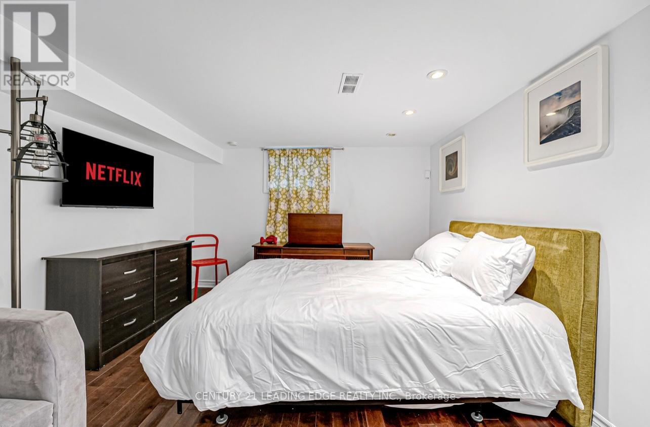 2 Monteith Street, Toronto, Ontario  M4Y 1K7 - Photo 30 - C12164108
