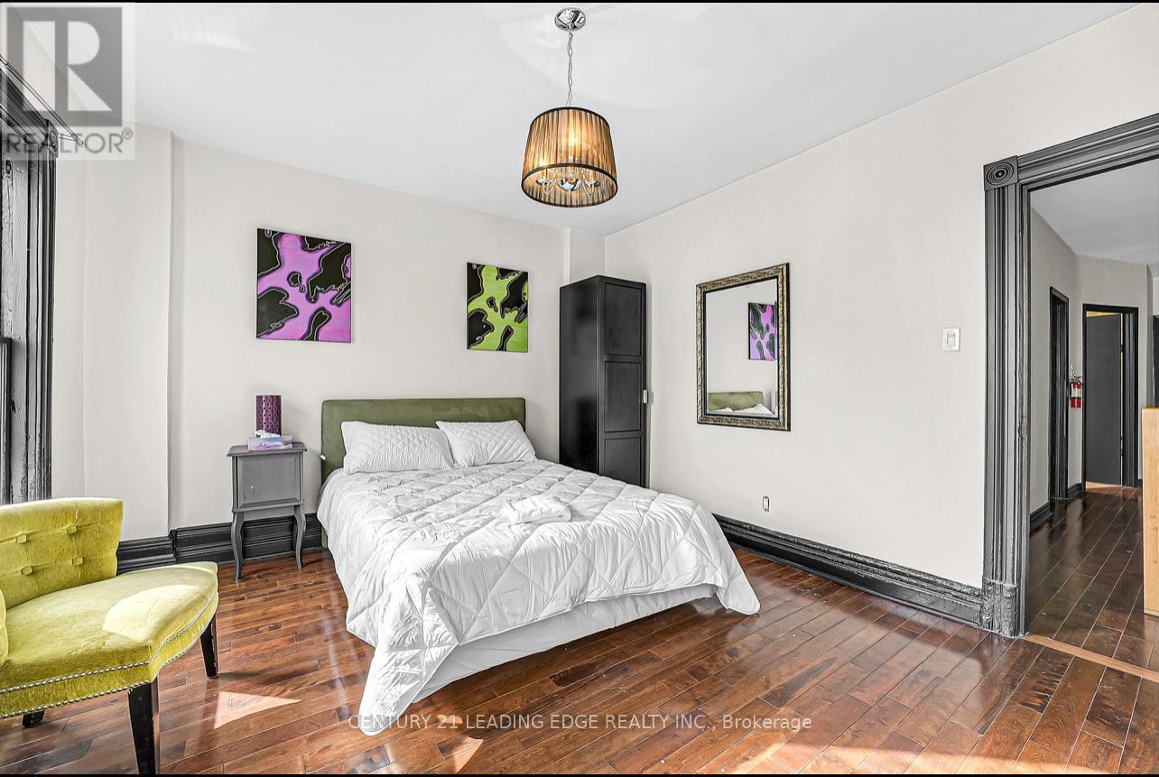 2 Monteith Street, Toronto, Ontario  M4Y 1K7 - Photo 7 - C12164108