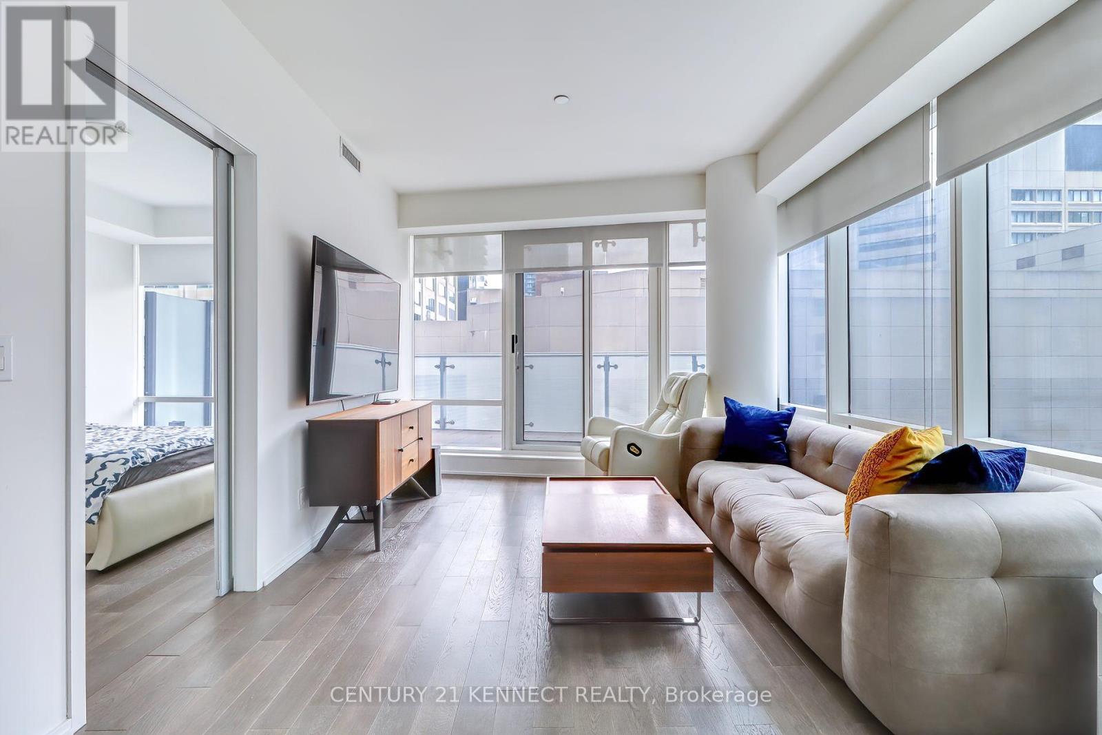 526 - 1 Bloor Street E, Toronto, Ontario  M4W 0A8 - Photo 7 - C12164137