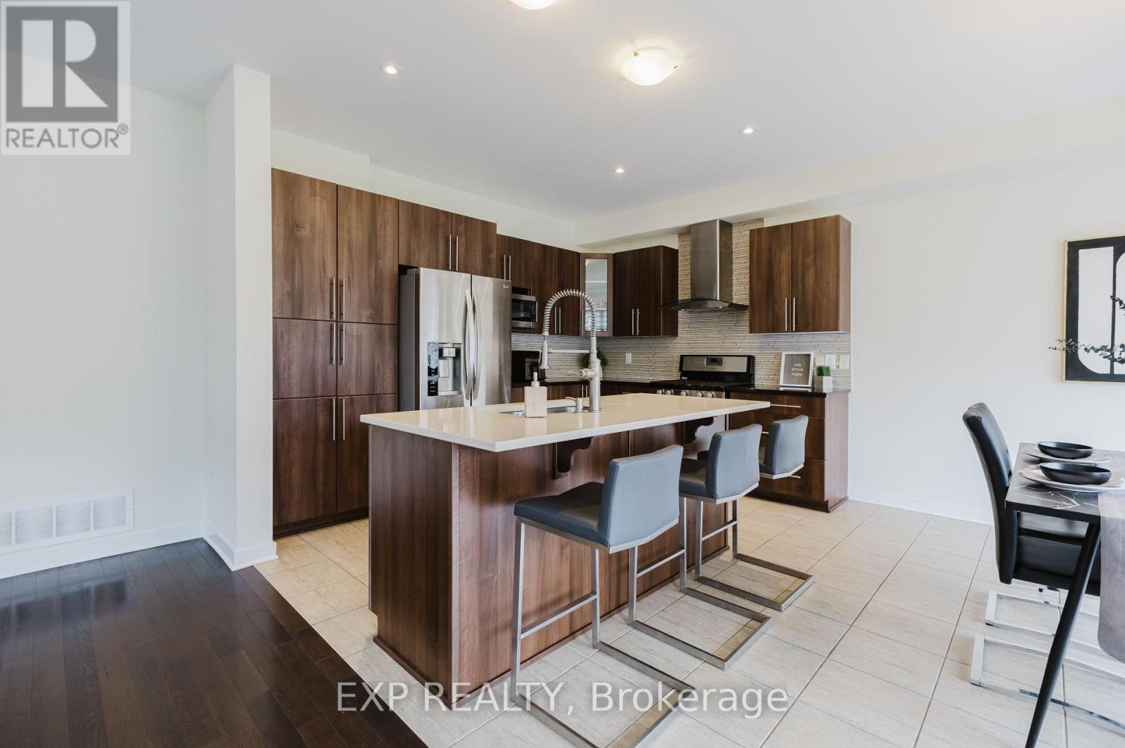301 Brettonwood Ridge, Ottawa, Ontario  K2T 0H8 - Photo 13 - X12161513