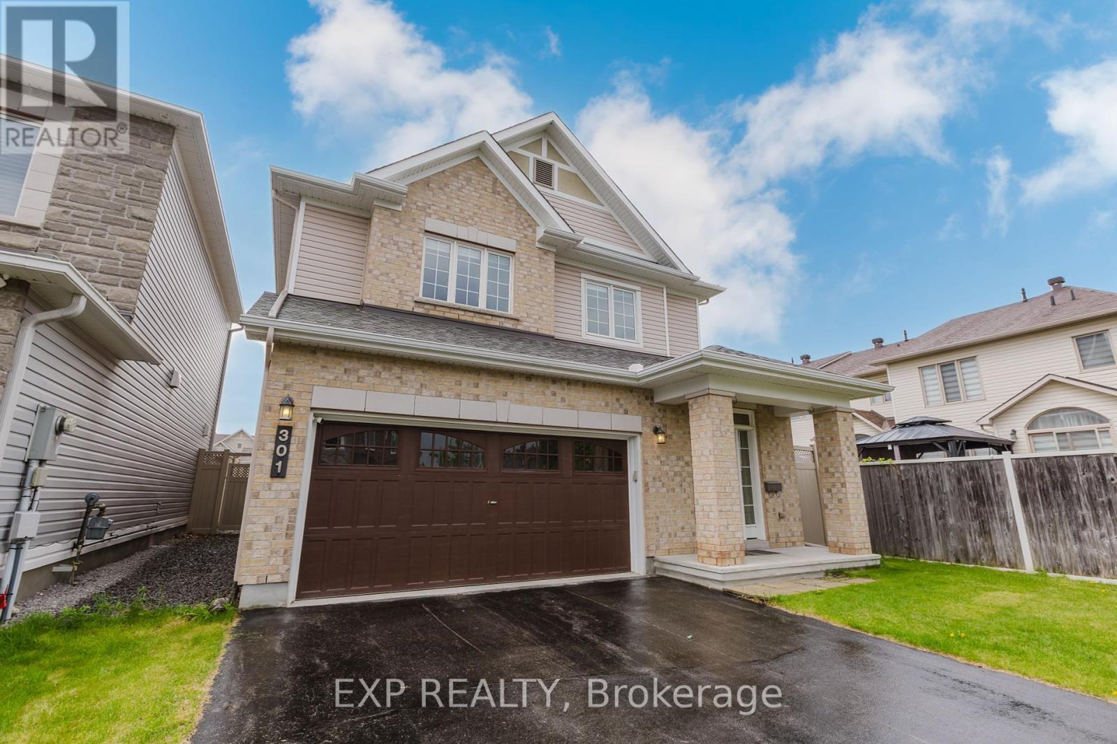 301 Brettonwood Ridge, Ottawa, Ontario  K2T 0H8 - Photo 2 - X12161513