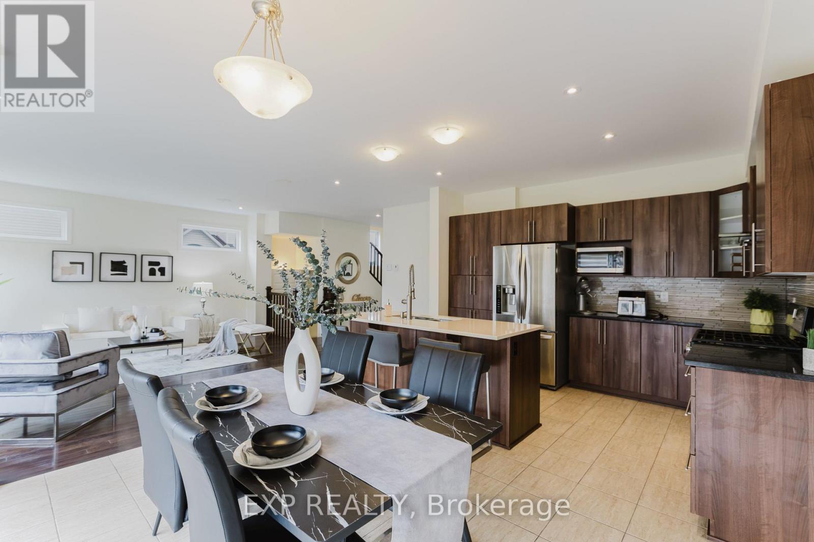 301 Brettonwood Ridge, Ottawa, Ontario  K2T 0H8 - Photo 15 - X12161513