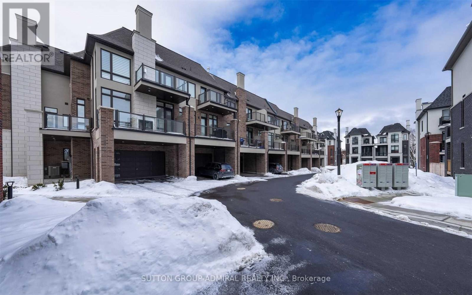 5 MCCACHEN STREET W, richmond hill (oak ridges), Ontario