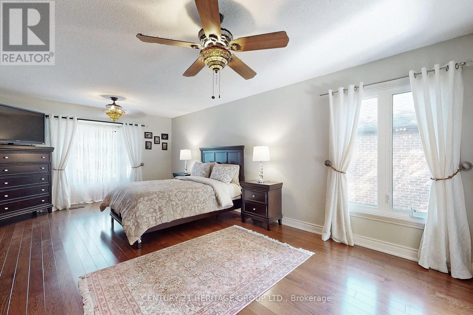 8 Petch Crescent, Aurora, Ontario  L4G 5N7 - Photo 15 - N12164136