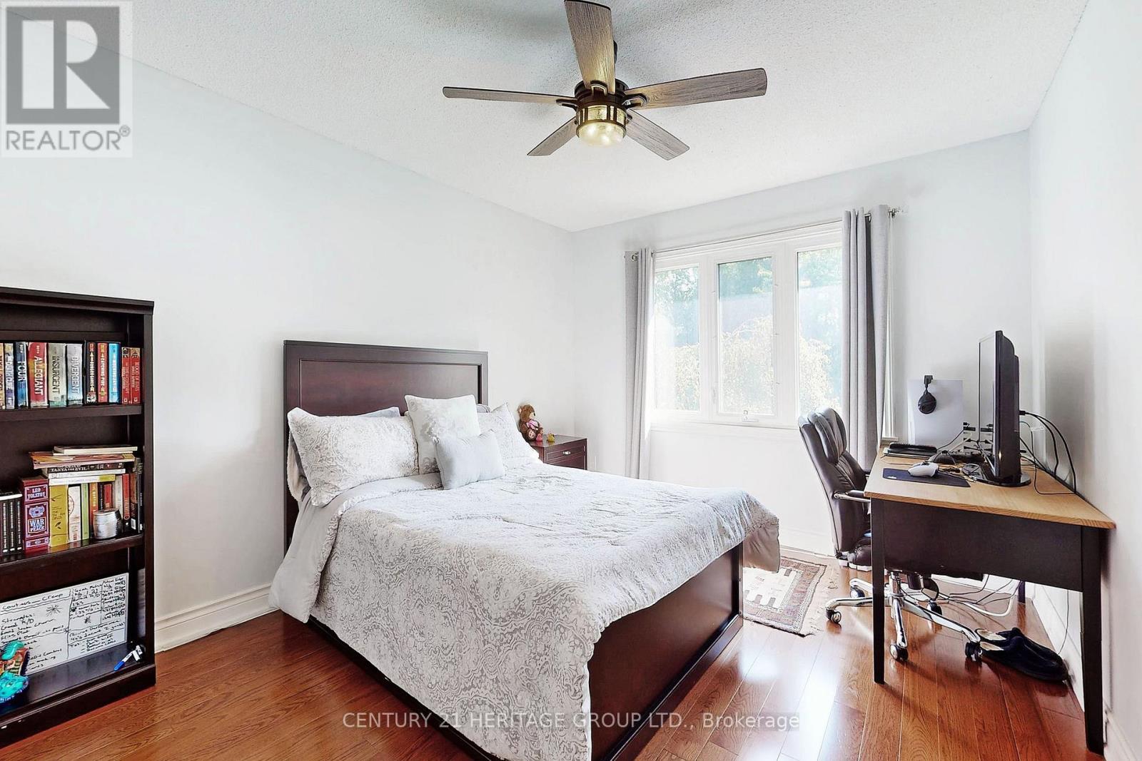 8 Petch Crescent, Aurora, Ontario  L4G 5N7 - Photo 19 - N12164136