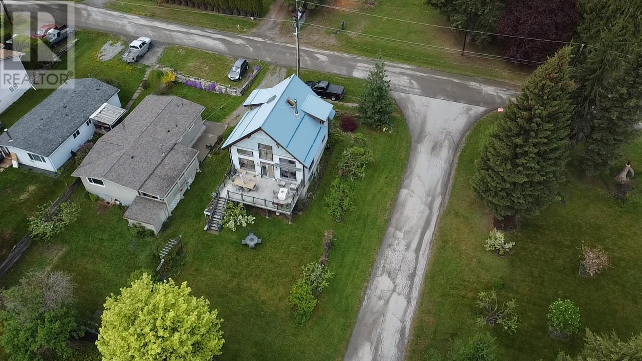 130 8th Street N, Kaslo, BC V0G1M0