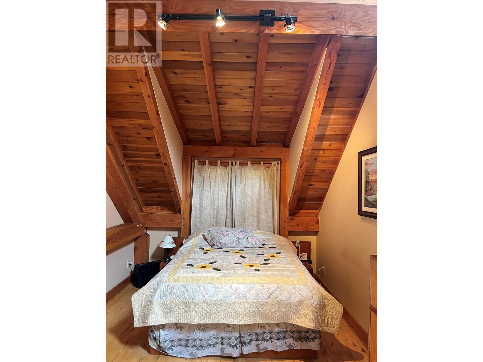 130 8th Street N, Kaslo, BC V0G1M0