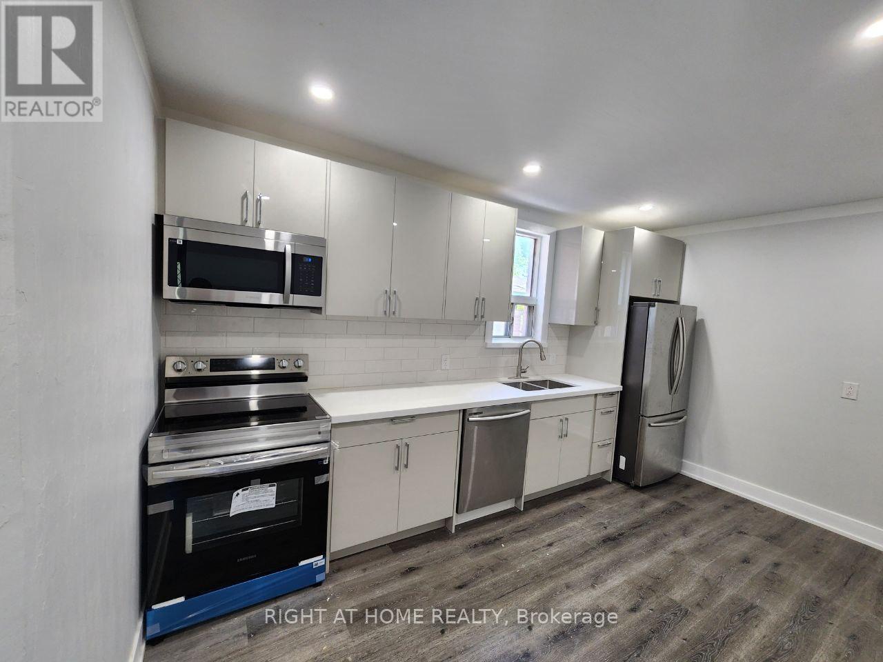 137 Wanless Avenue, Toronto, Ontario  M4N 2V1 - Photo 10 - C12145212