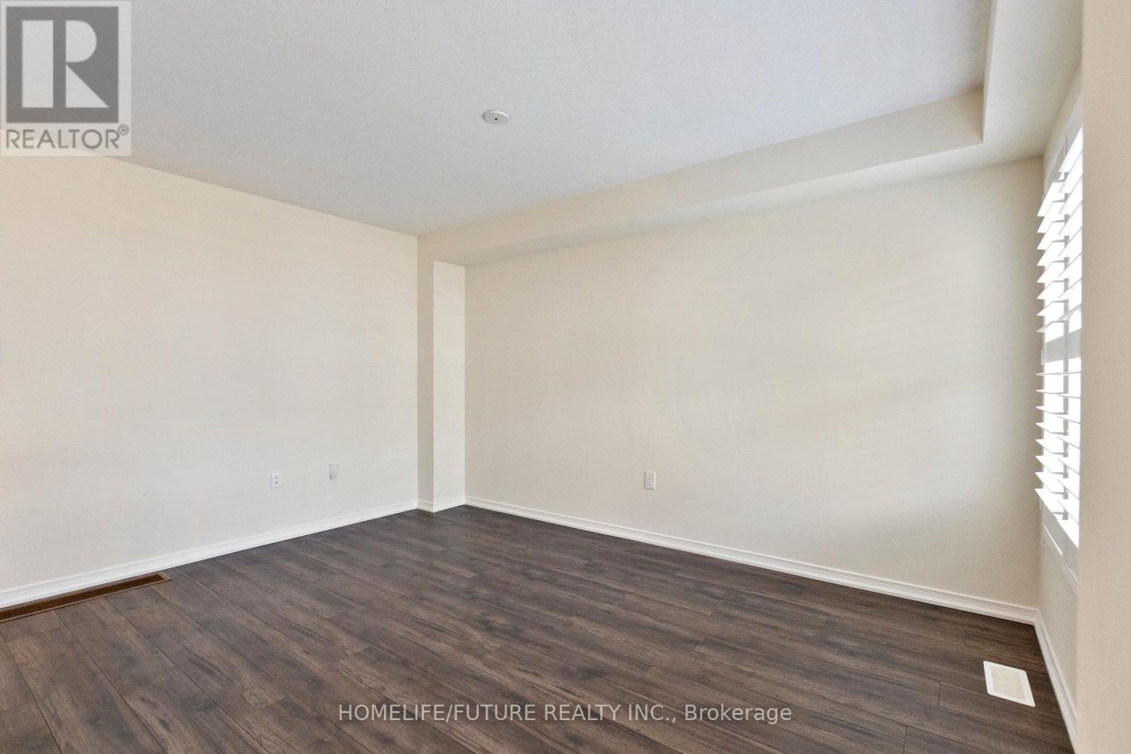 31 Cole Crescent, Brantford, Ontario  N3T 0P4 - Photo 8 - X12164117