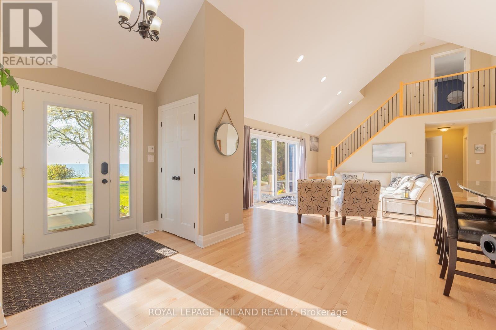 71888 Sunview Avenue, Bluewater, Ontario  N0M 1N0 - Photo 16 - X12164171