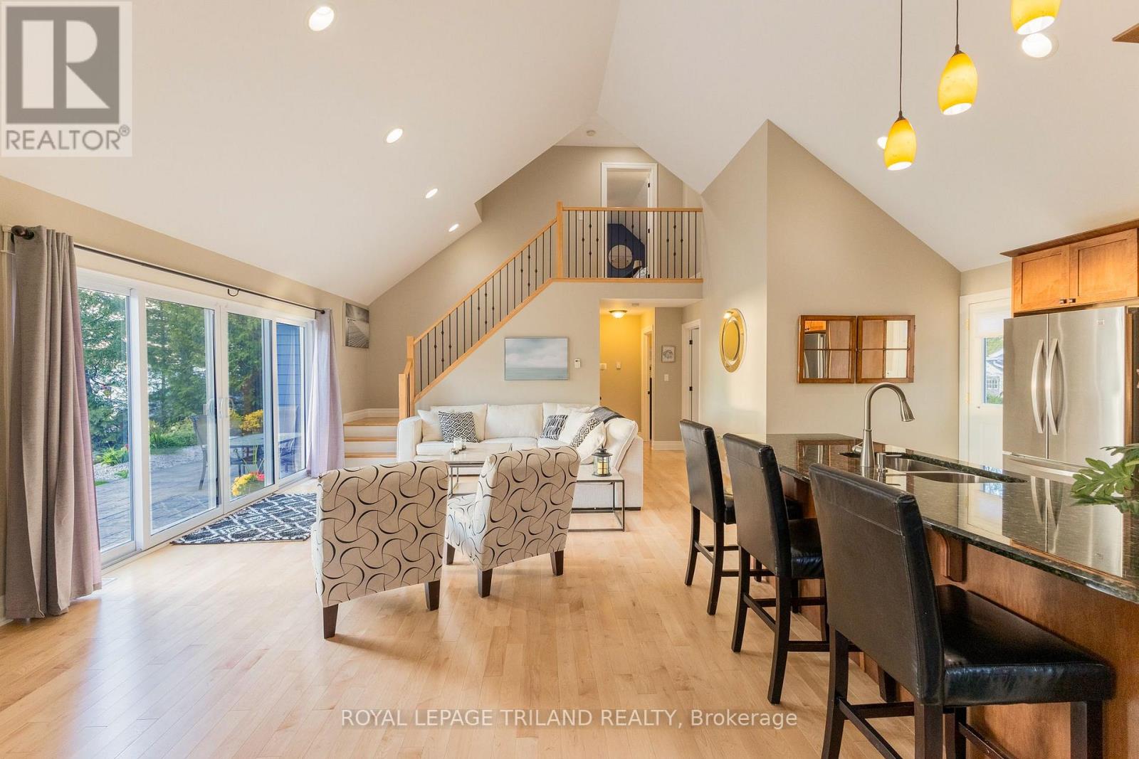 71888 Sunview Avenue, Bluewater, Ontario  N0M 1N0 - Photo 17 - X12164171