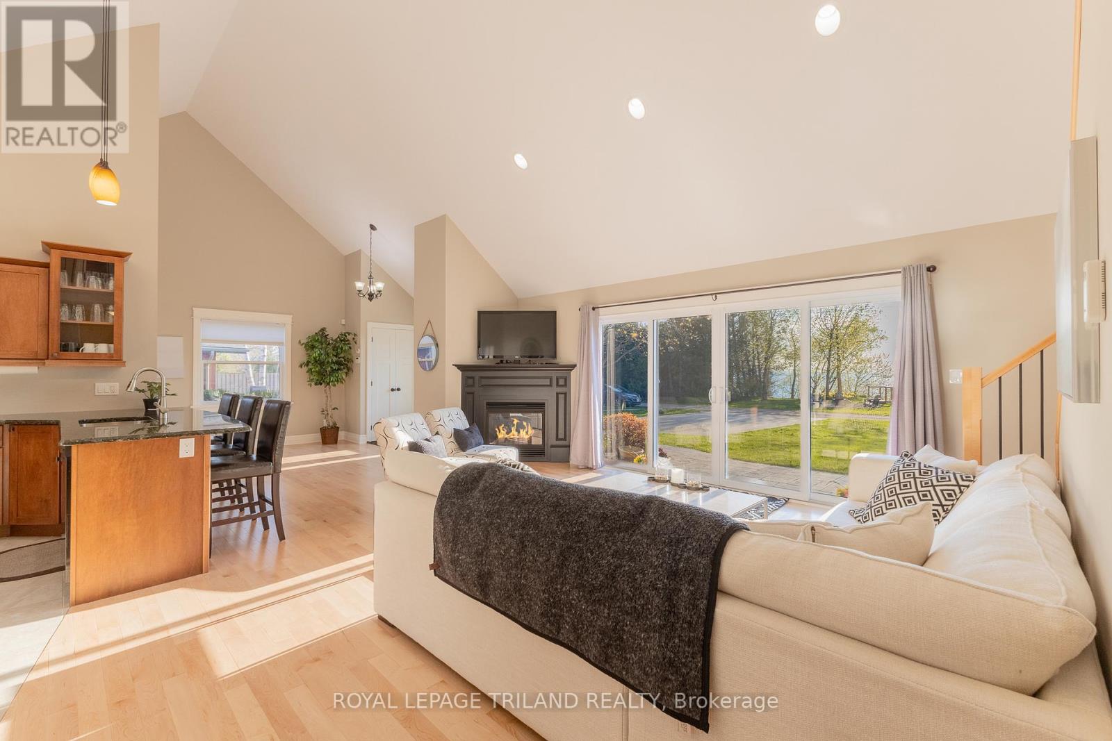 71888 Sunview Avenue, Bluewater, Ontario  N0M 1N0 - Photo 23 - X12164171