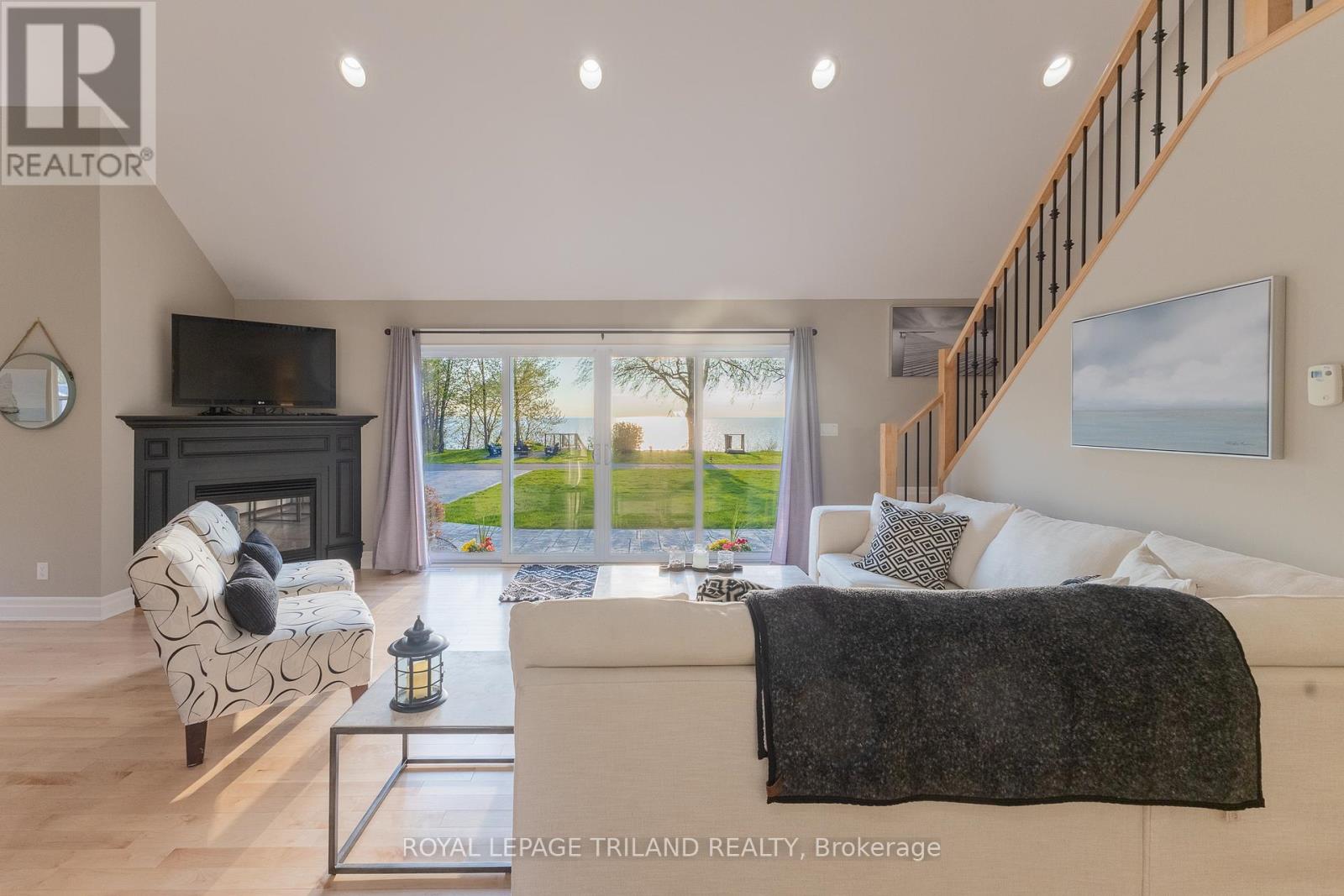 71888 Sunview Avenue, Bluewater, Ontario  N0M 1N0 - Photo 24 - X12164171