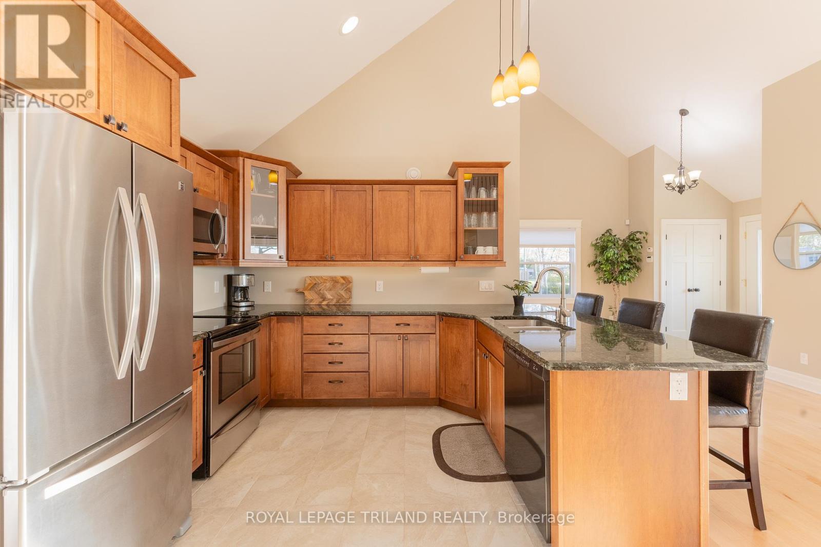 71888 Sunview Avenue, Bluewater, Ontario  N0M 1N0 - Photo 26 - X12164171