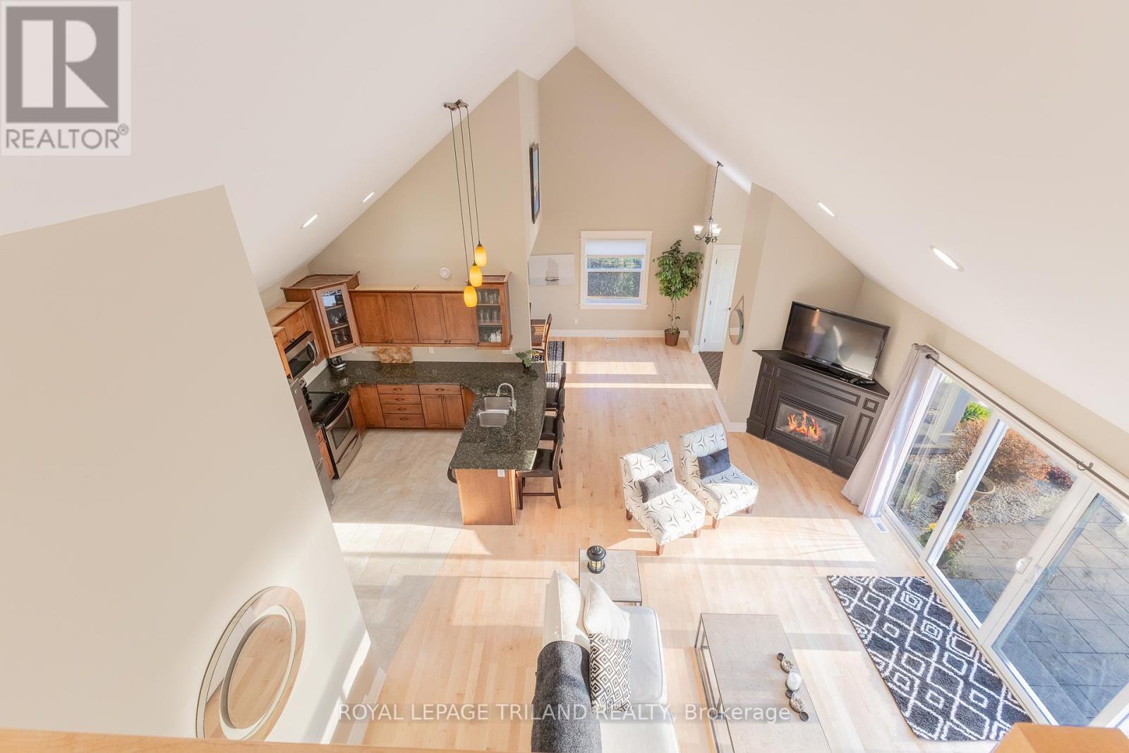 71888 Sunview Avenue, Bluewater, Ontario  N0M 1N0 - Photo 37 - X12164171