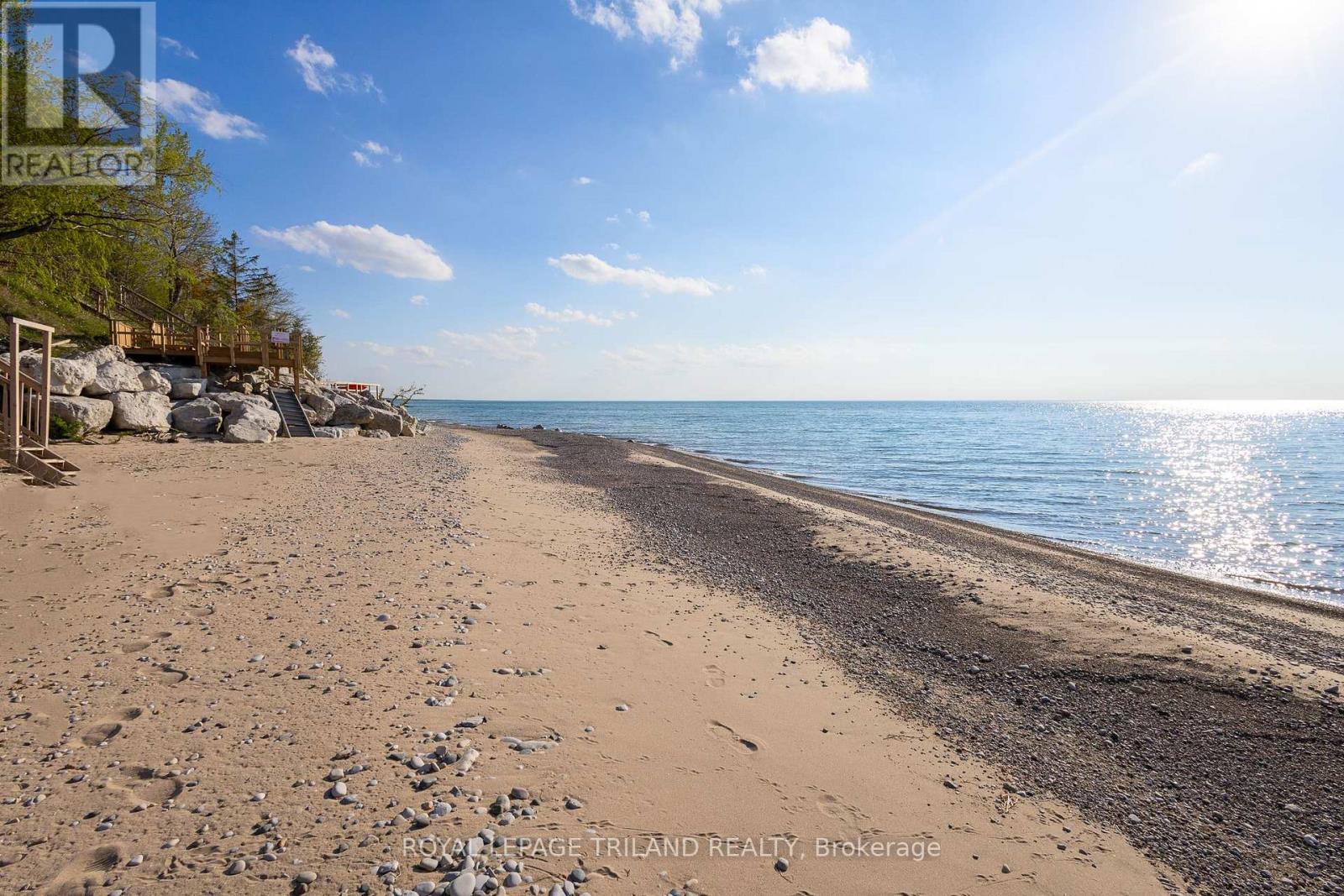 71888 Sunview Avenue, Bluewater, Ontario  N0M 1N0 - Photo 48 - X12164171