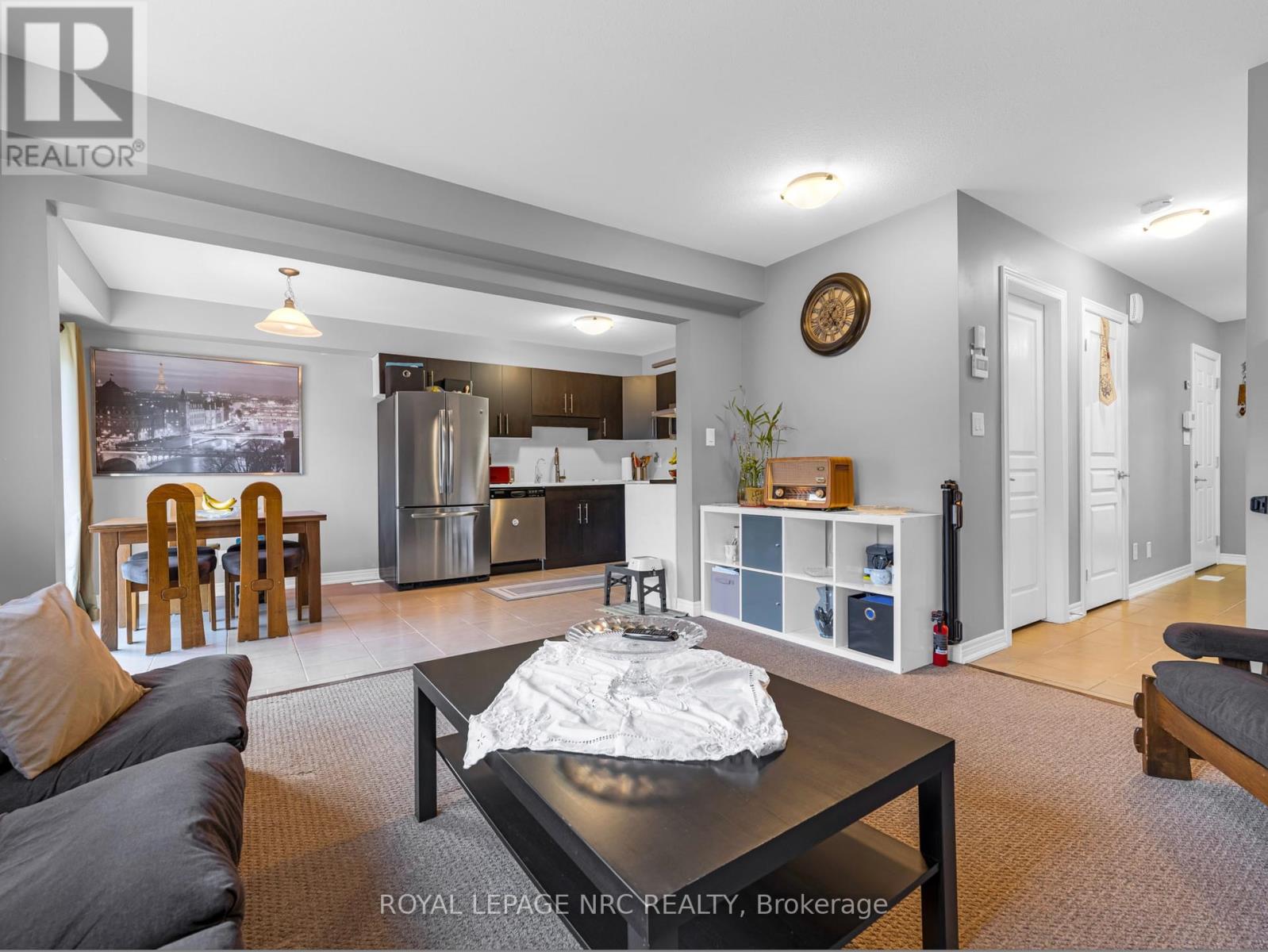 192 Winterberry Boulevard, Thorold (Confederation Heights), Ontario  L2V 0C2 - Photo 3 - X12164174
