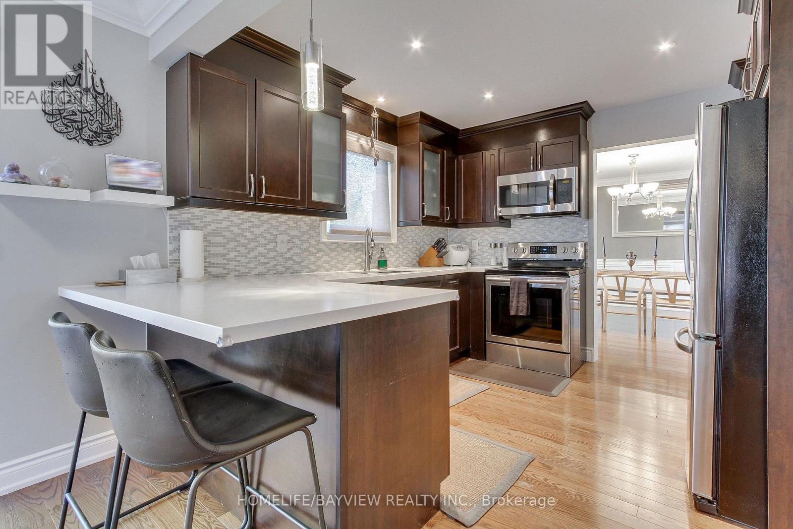 3 Tower Court, Bradford West Gwillimbury, Ontario  L3Z 2V2 - Photo 6 - N12161323