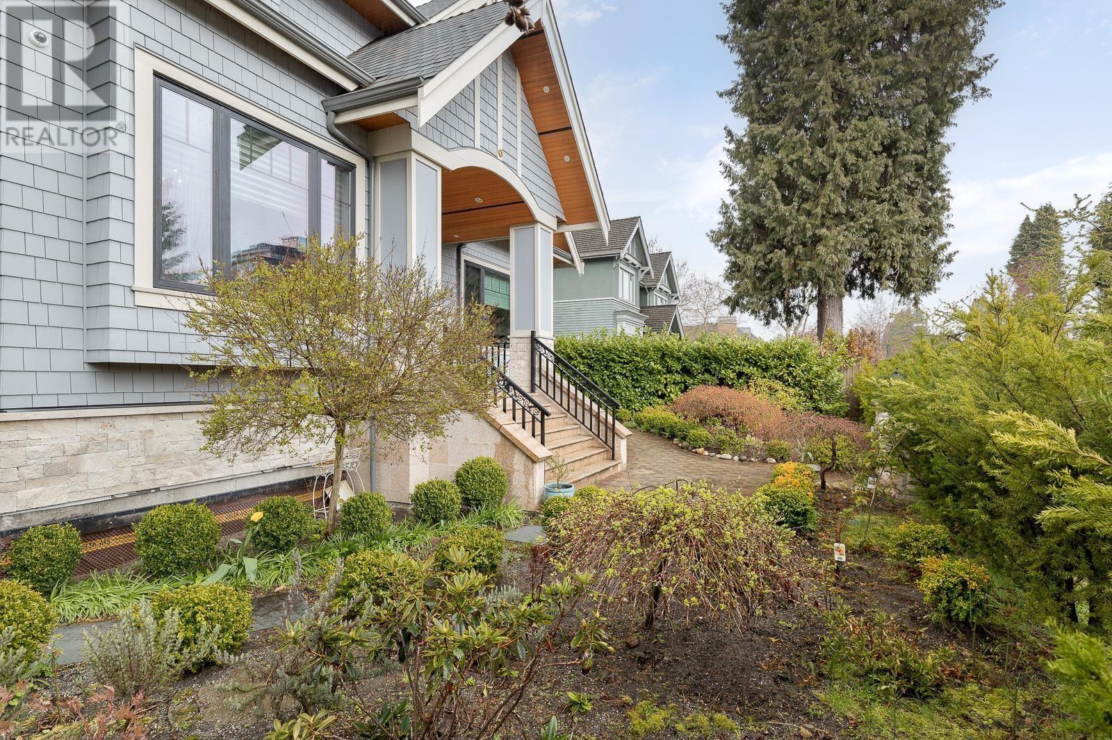 Property at 2237 W 37TH AVENUE image 2