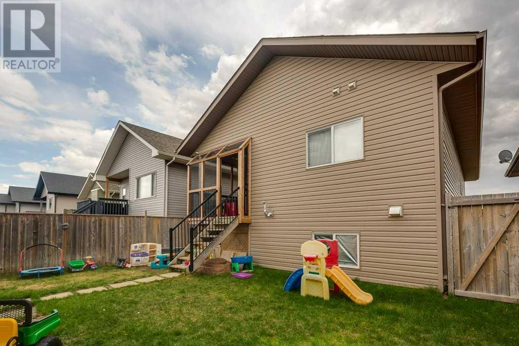 82 Harvest Close, Penhold, Alberta  T0M 1R0 - Photo 35 - A2221060