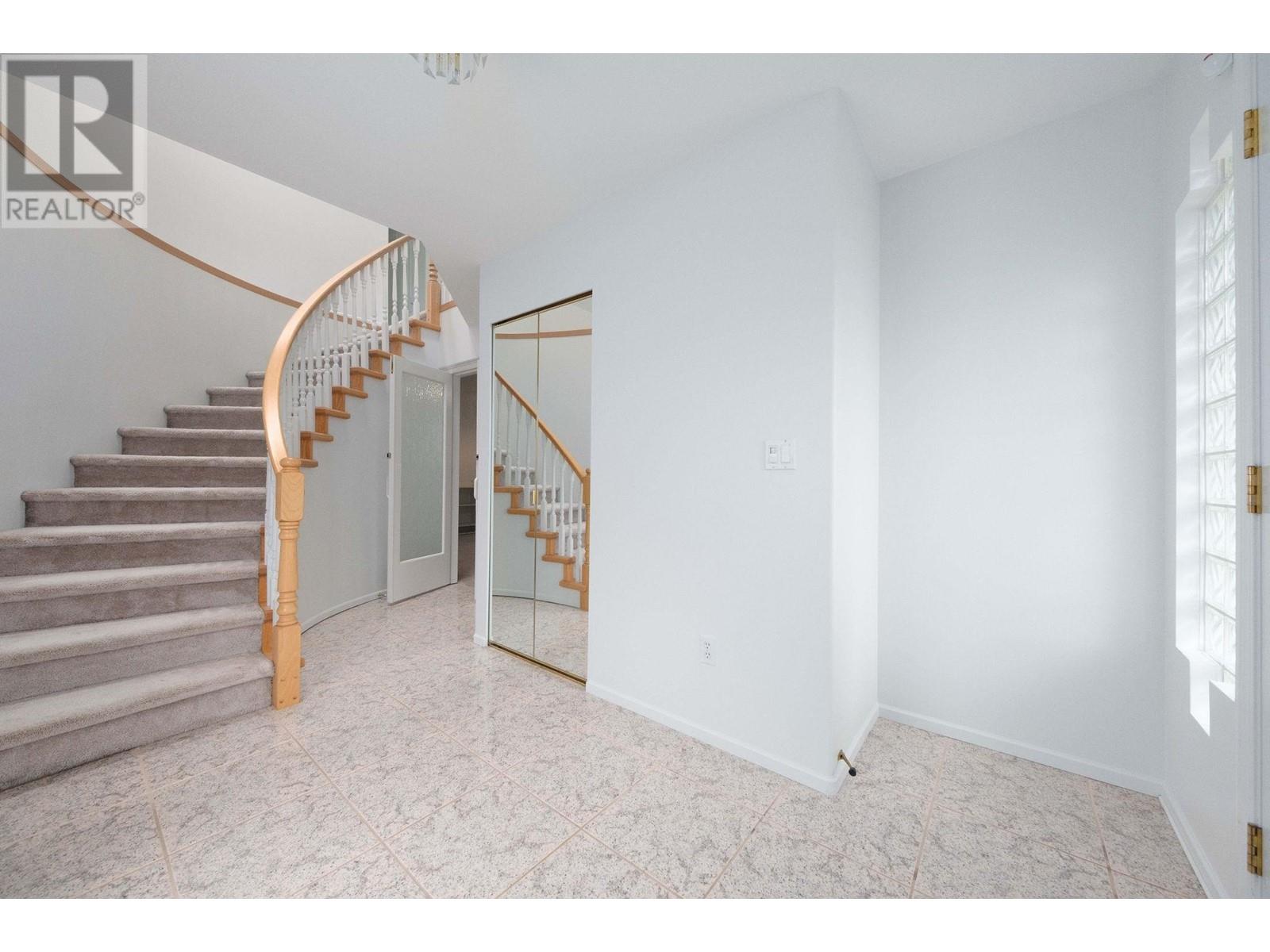 5257 Norfolk Street, Burnaby, British Columbia  V5G 1G3 - Photo 3 - R3005751
