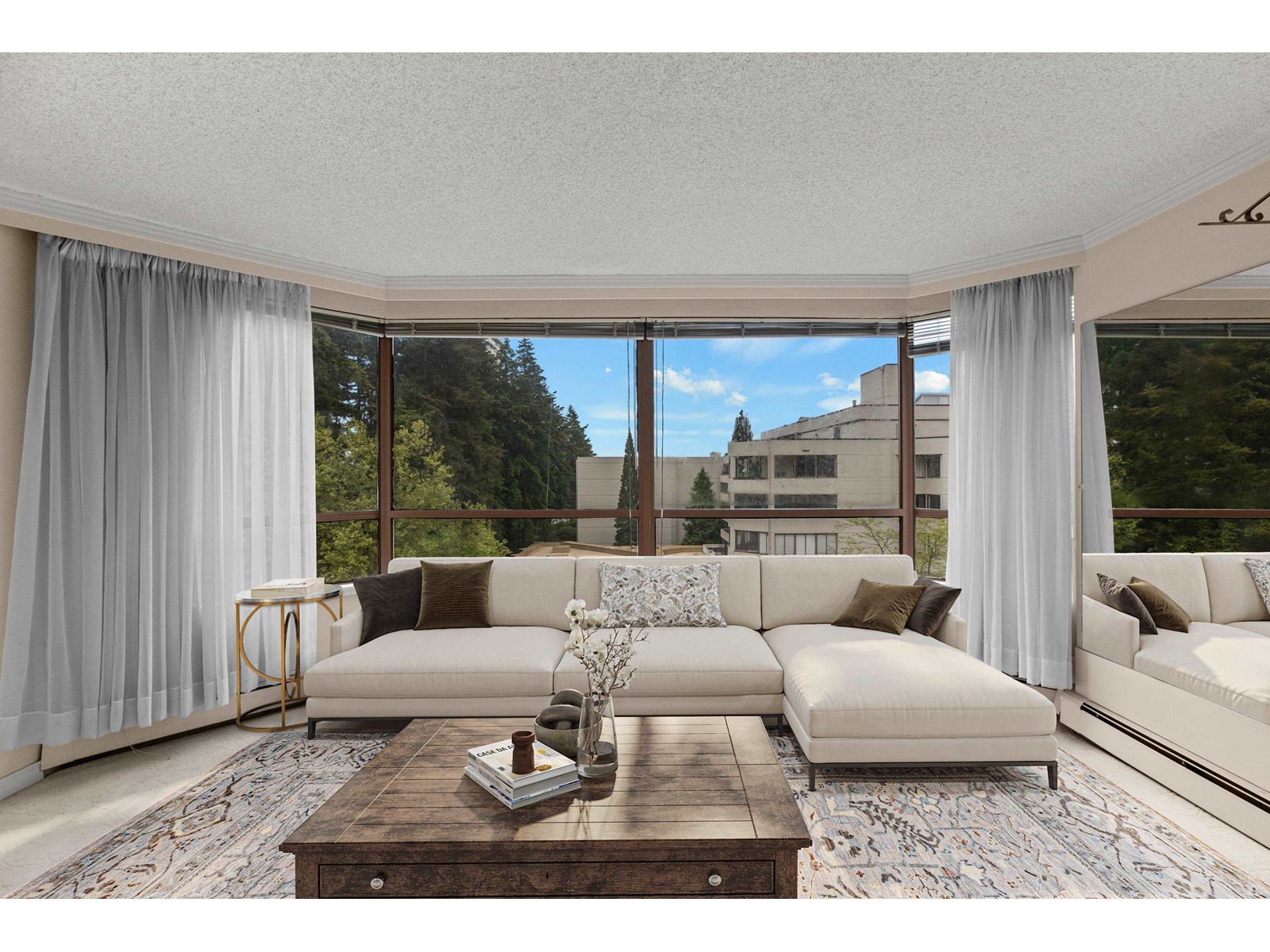 Property at 608 15111 RUSSELL AVENUE image 1