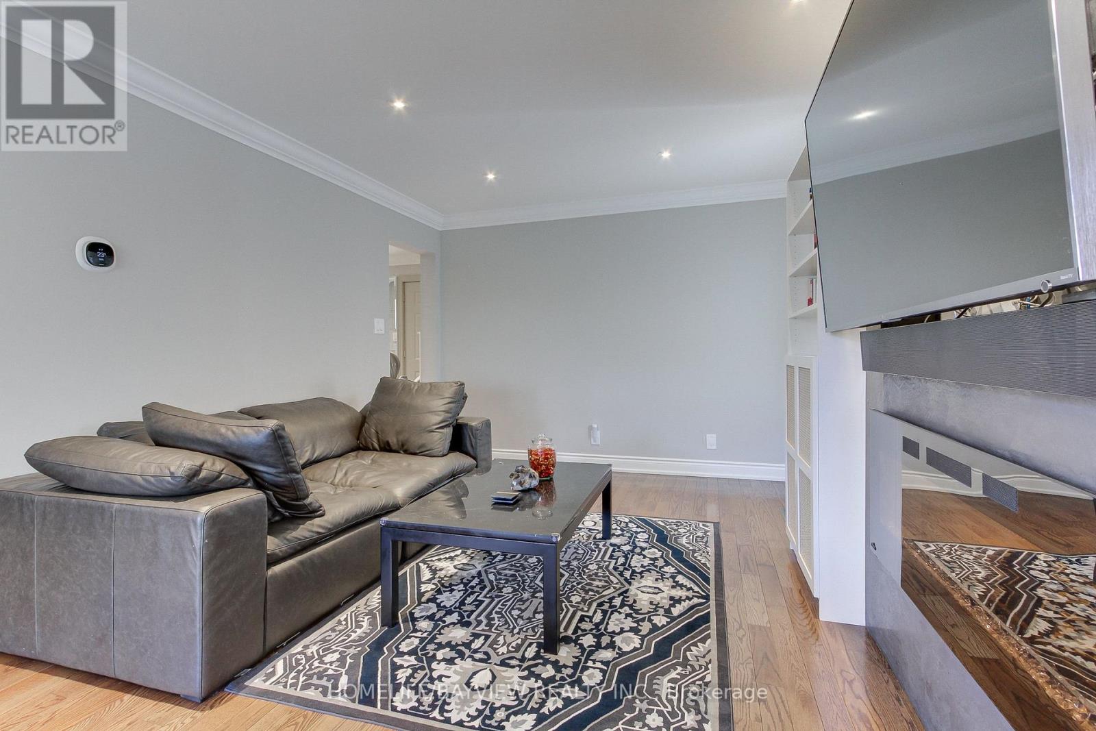 3 Tower Court, Bradford West Gwillimbury, Ontario  L3Z 2V2 - Photo 10 - N12161323