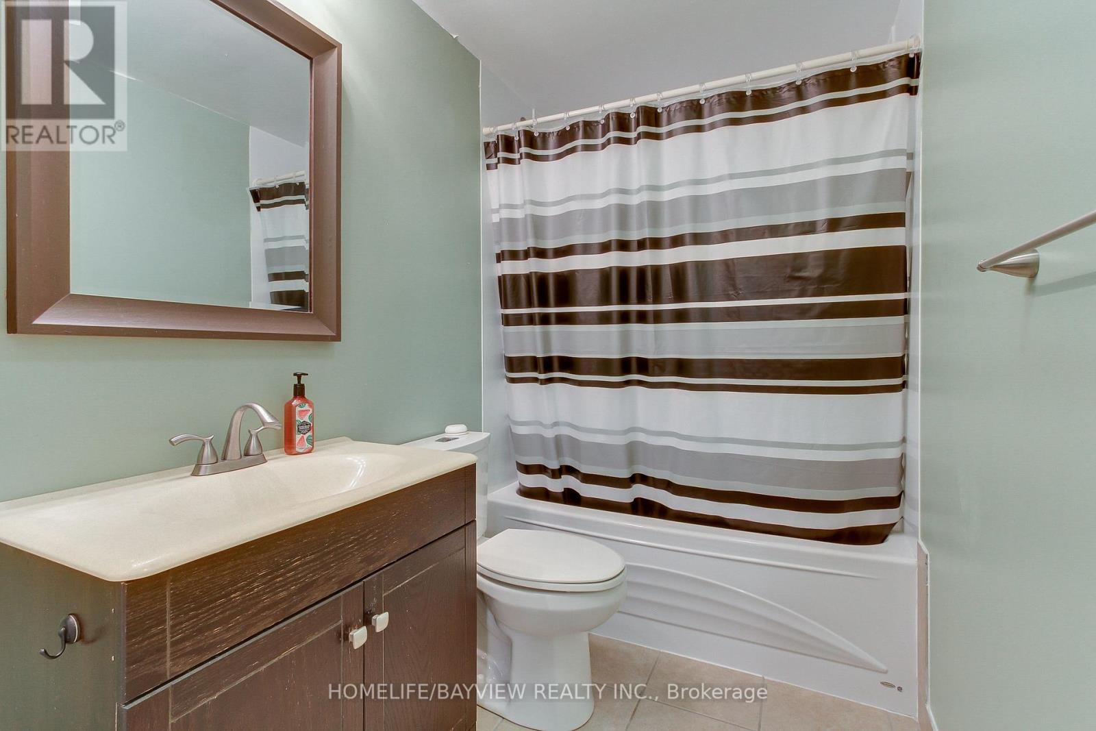 3 Tower Court, Bradford West Gwillimbury, Ontario  L3Z 2V2 - Photo 34 - N12161323