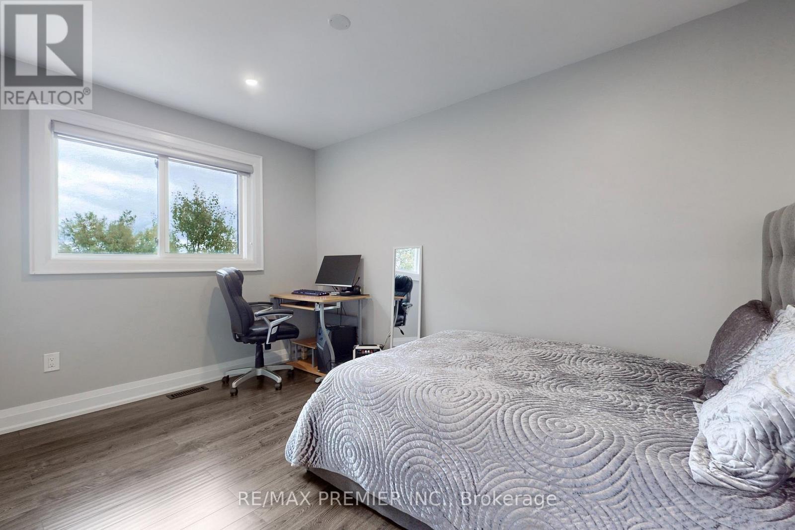 75 Fox Run, Barrie, Ontario  L4N 5L6 - Photo 18 - S12163039