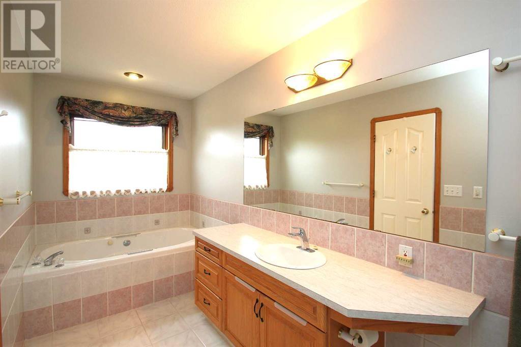 184 Allan Street, Red Deer, Alberta  T4R 2N4 - Photo 21 - A2222848
