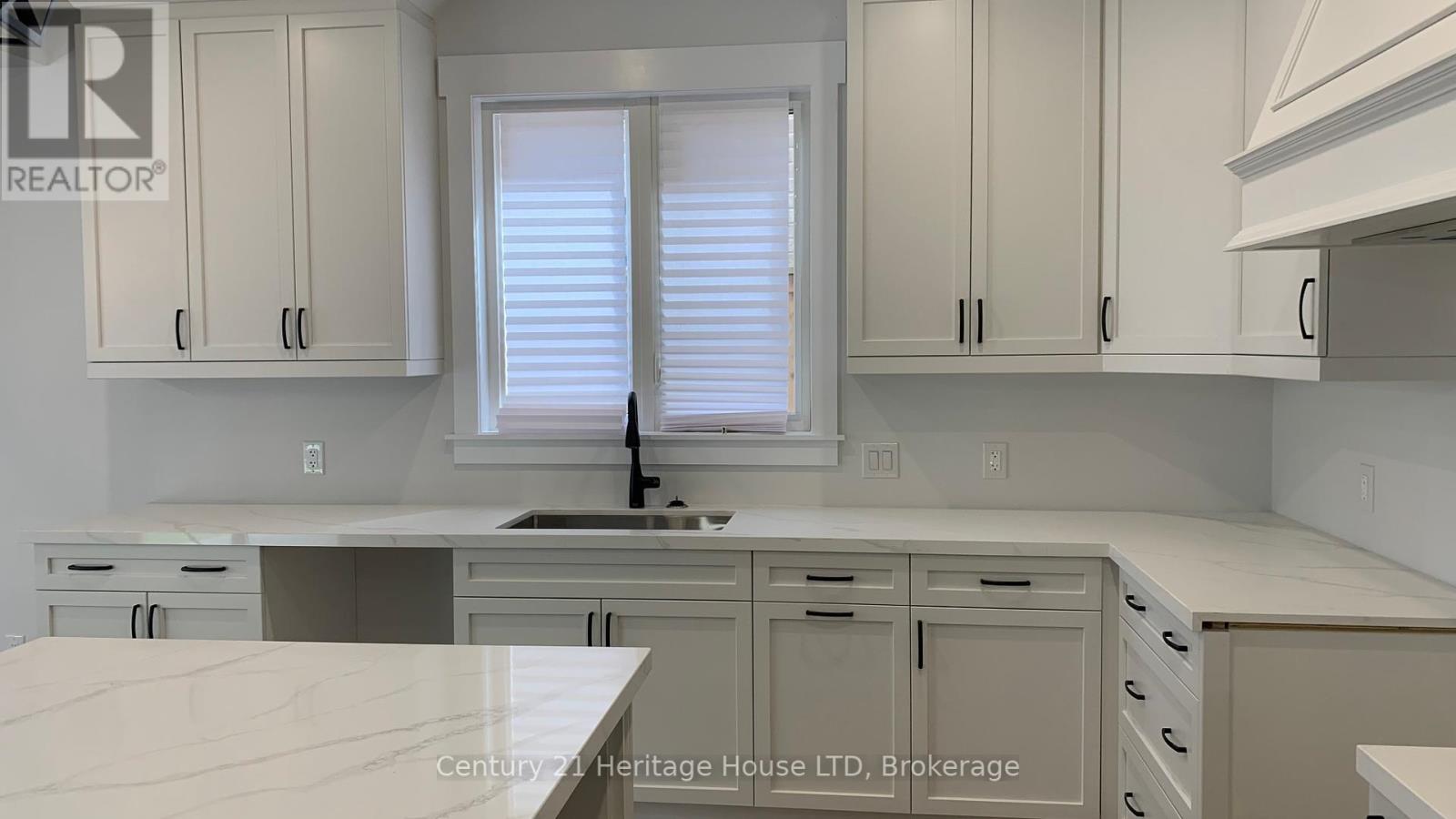 2476 Colangelo Drive, Niagara Falls, Ontario  L2J 0A1 - Photo 12 - X12164184