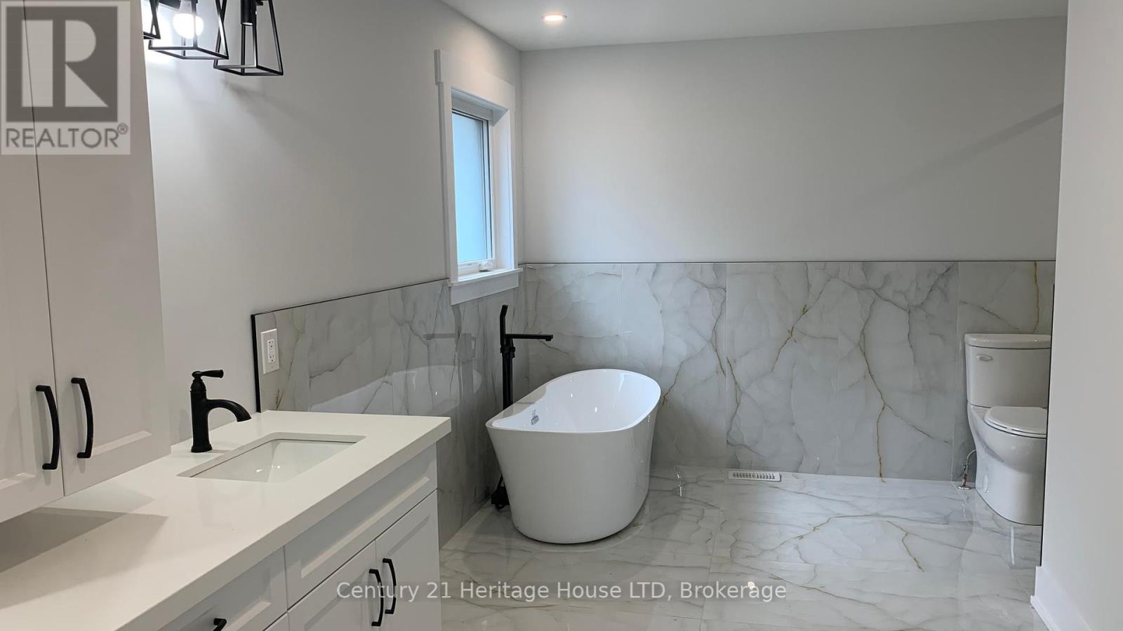 2476 Colangelo Drive, Niagara Falls, Ontario  L2J 0A1 - Photo 24 - X12164184