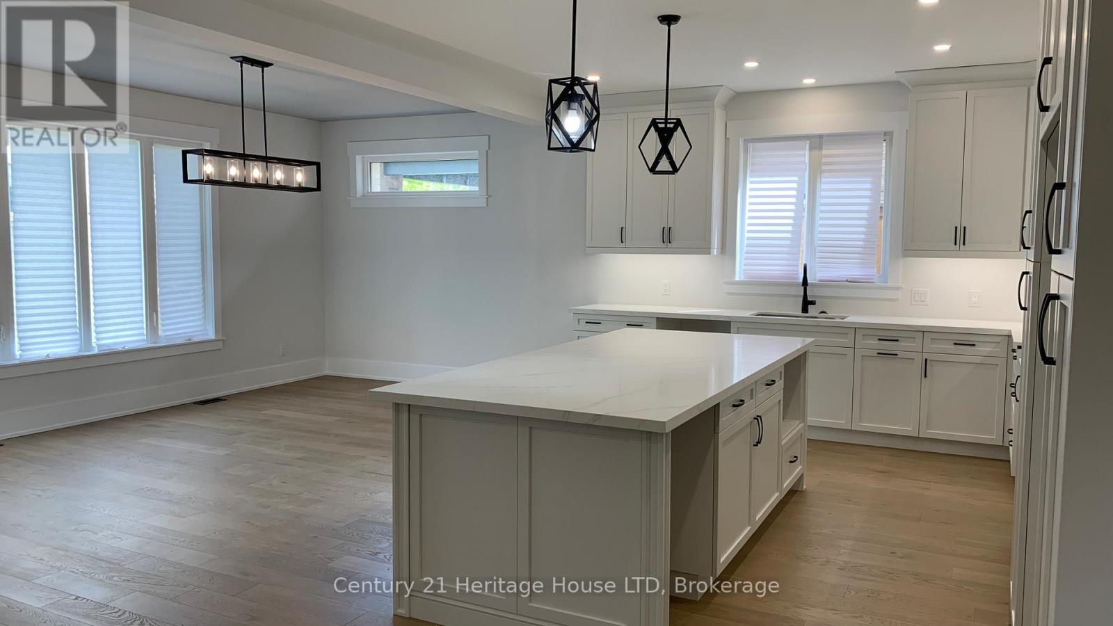 2476 Colangelo Drive, Niagara Falls, Ontario  L2J 0A1 - Photo 8 - X12164184