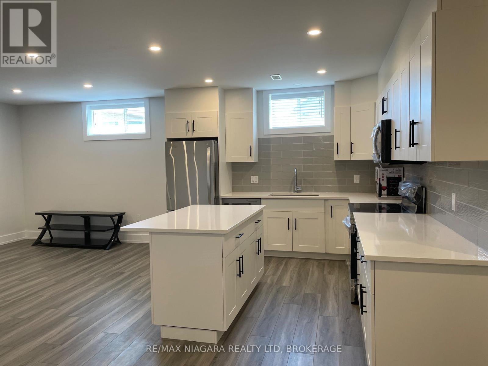 6484 Sam Iorfida Drive, Niagara Falls (Oldfield), Ontario  L2G 0H5 - Photo 3 - X12164207