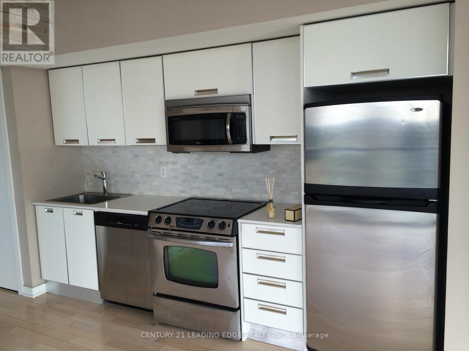 3707 - 33 Charles Street E, Toronto, Ontario  M4Y 0B7 - Photo 9 - C12163681