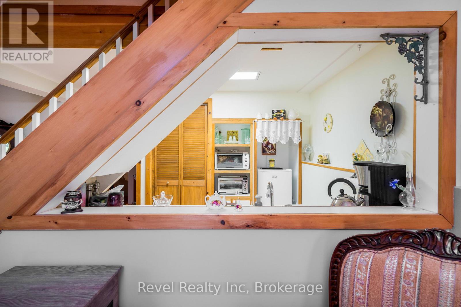 383349 Dawson Road, Georgian Bluffs, Ontario  N0H 1S0 - Photo 16 - X12164193