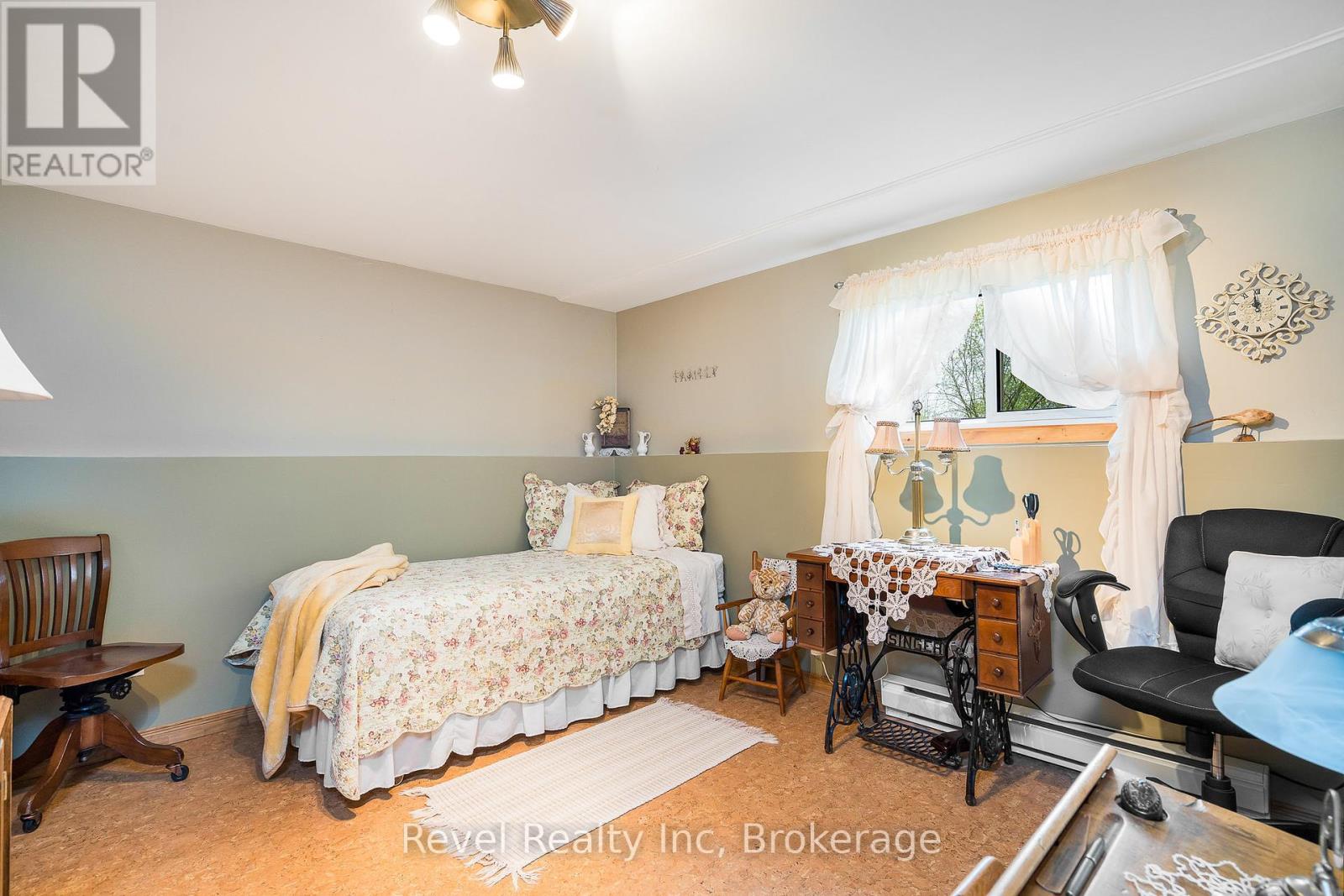 383349 Dawson Road, Georgian Bluffs, Ontario  N0H 1S0 - Photo 18 - X12164193