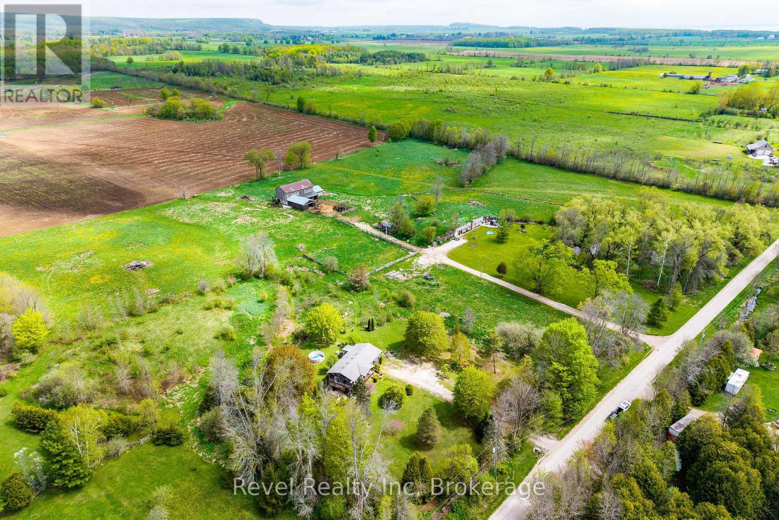 383349 Dawson Road, Georgian Bluffs, Ontario  N0H 1S0 - Photo 25 - X12164193