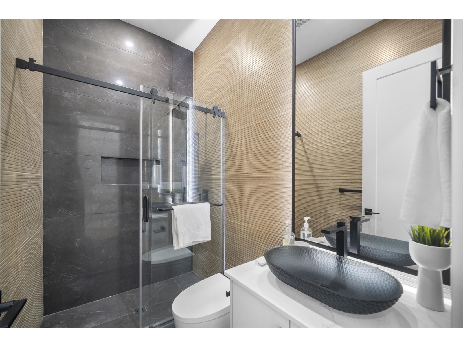 12644 113b Avenue, Surrey, British Columbia  V3V 3M9 - Photo 9 - R3005321