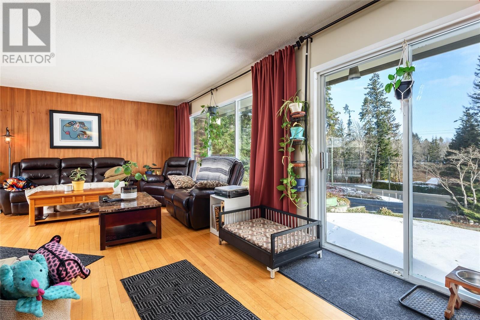 Property at 3479 Fraser Rd image 3