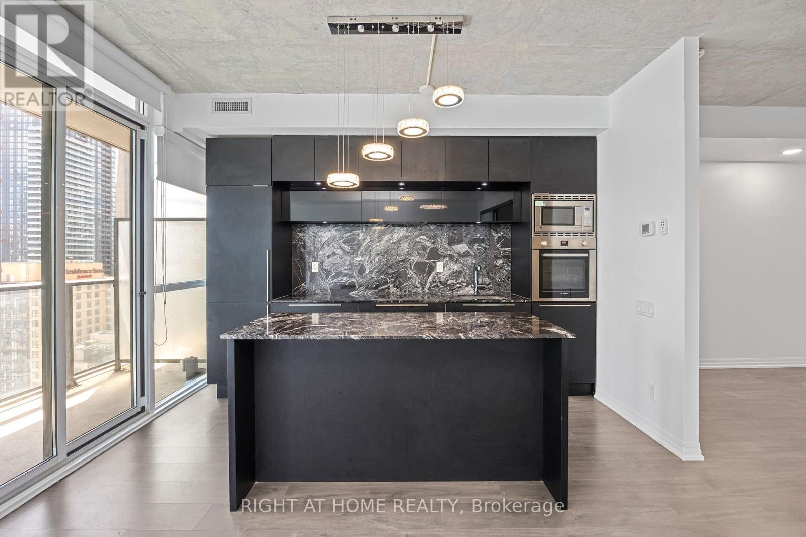 2103 - 88 Blue Jays Way, Toronto, Ontario  M5V 2G3 - Photo 10 - C12087669