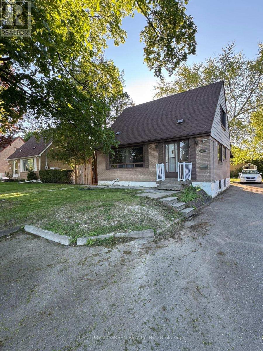 3277 Capricorn Crescent, Mississauga, Ontario  L4T 1S3 - Photo 2 - W12160913