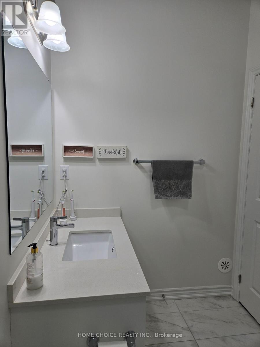 35 Rotary Way, Bradford West Gwillimbury, Ontario  L3Z 4P2 - Photo 18 - N12164187