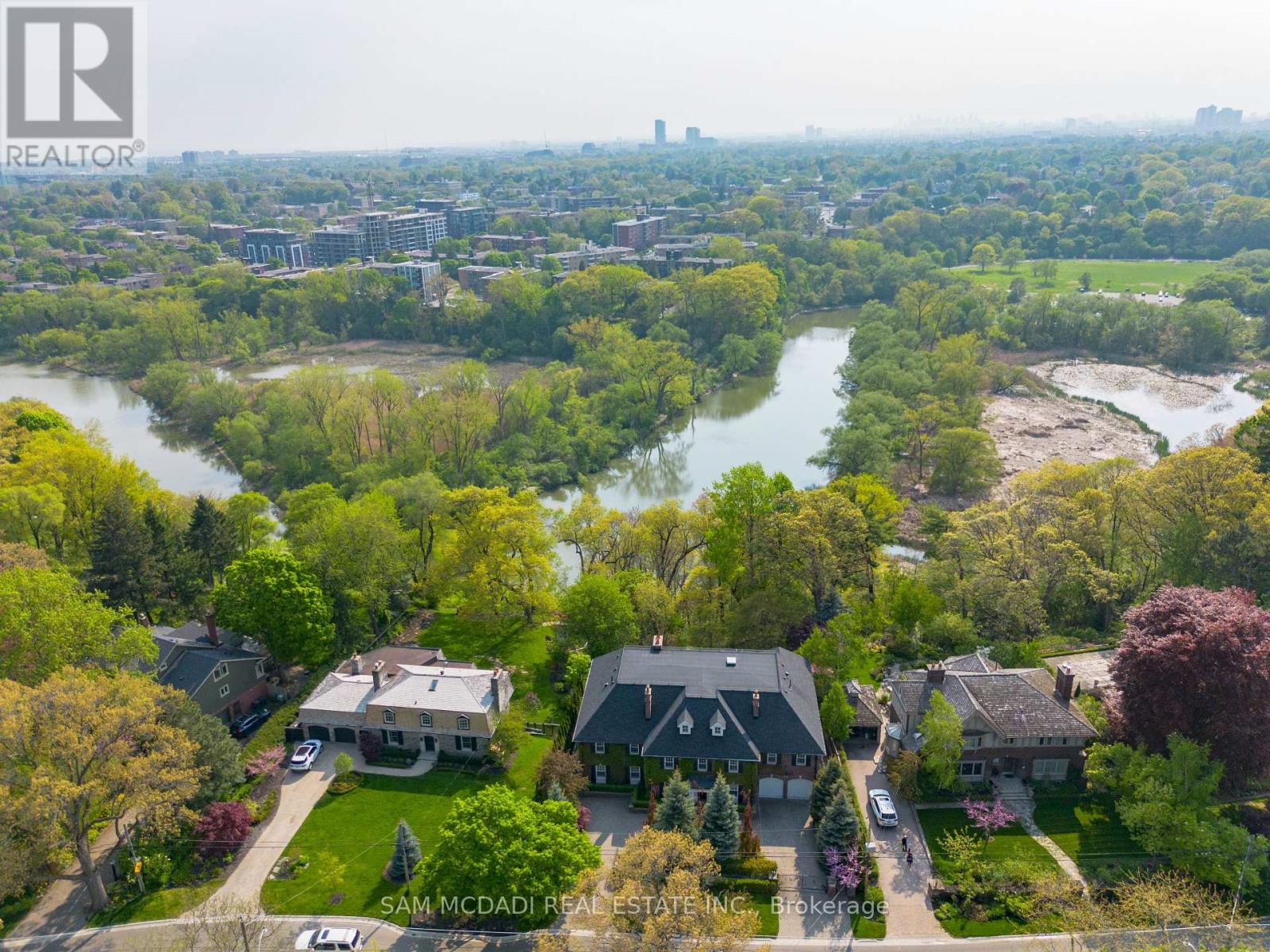 Property at 246 RIVERSIDE DRIVE image 3