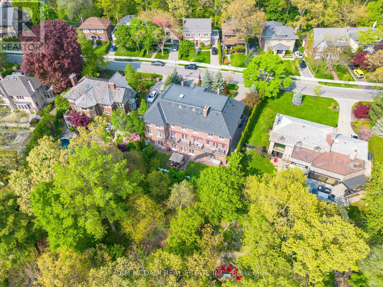 Property at 246 RIVERSIDE DRIVE image 4