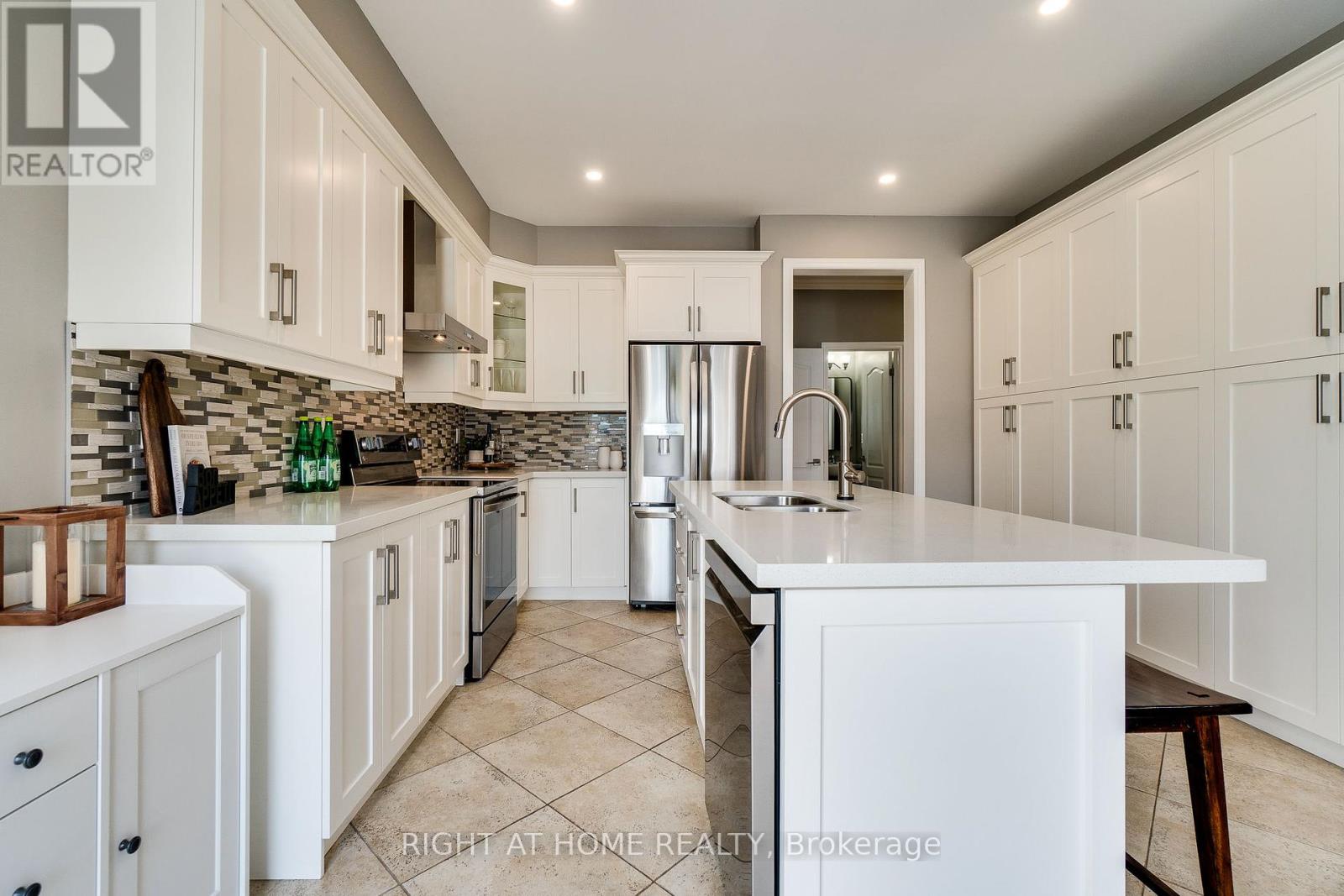 164 Cooke Crescent, Milton, Ontario  L9T 6E5 - Photo 13 - W12164213